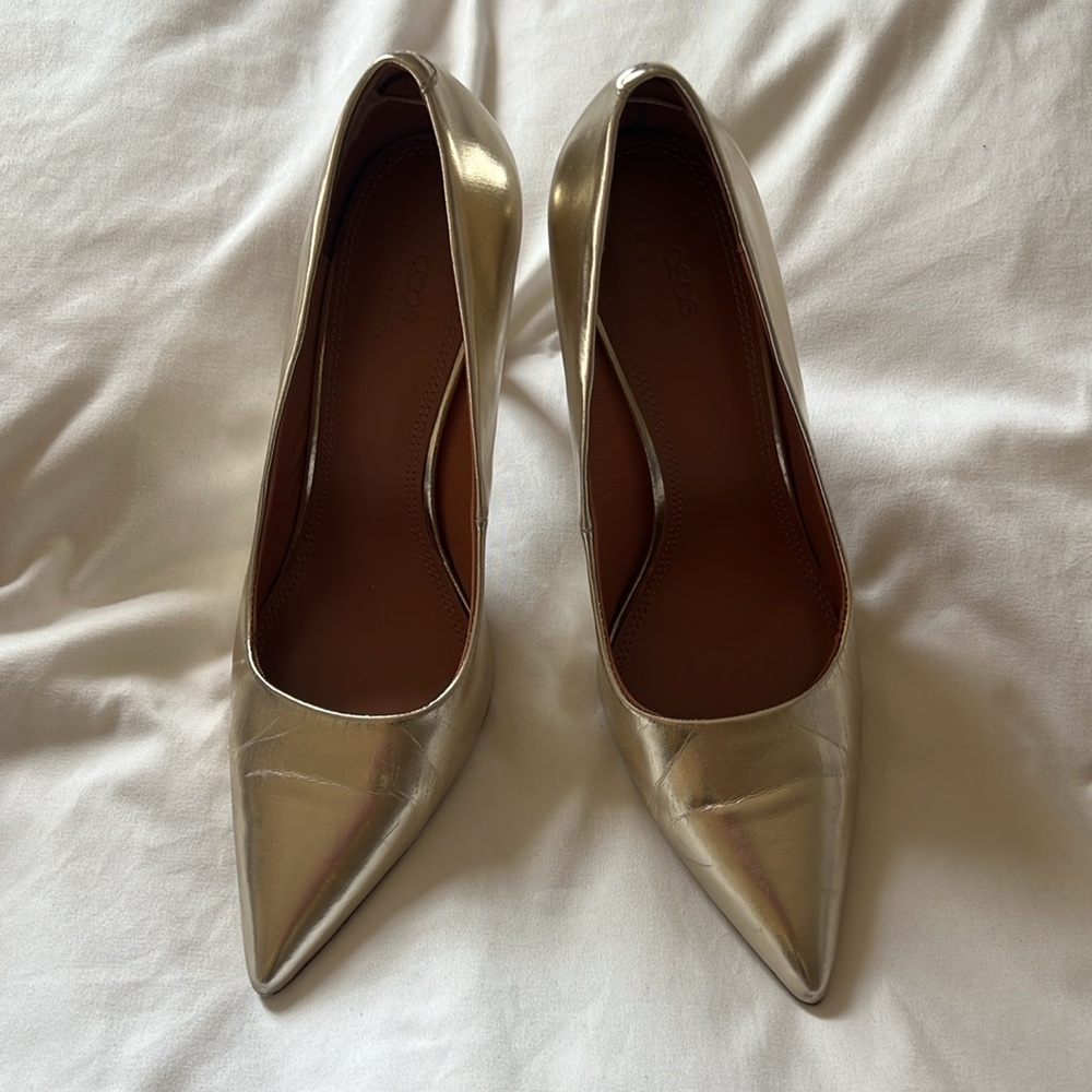 Gold heels - Picture 3 of 13